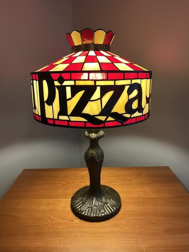 Vintage pizza hut table - pizza, lamp